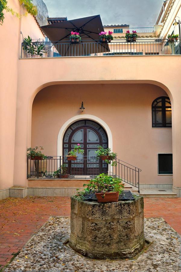 Palazzo Bella Bed & Breakfast Campobello di Licata Bagian luar foto