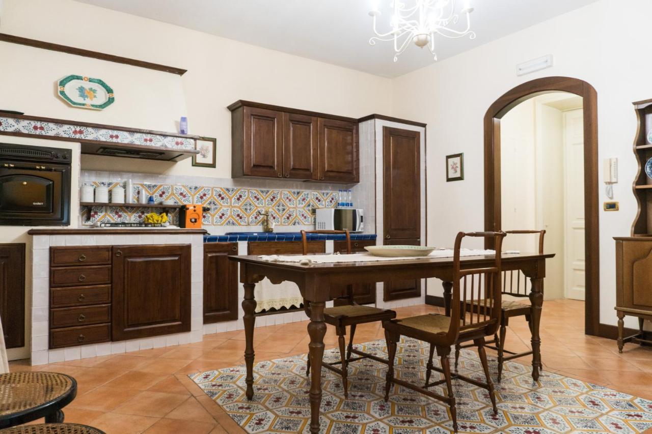 Palazzo Bella Bed & Breakfast Campobello di Licata Bagian luar foto