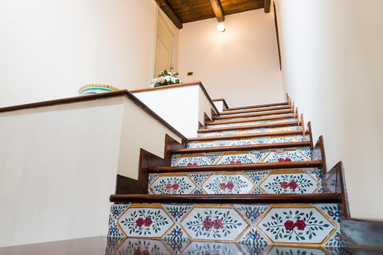 Palazzo Bella Bed & Breakfast Campobello di Licata Bagian luar foto
